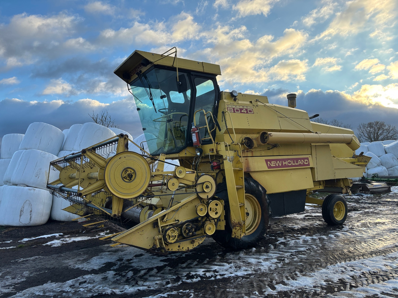 New Holland Clayson 8040 - حصادة: صورة 1 New Holland Clayson 8040 - حصادة: صورة 1