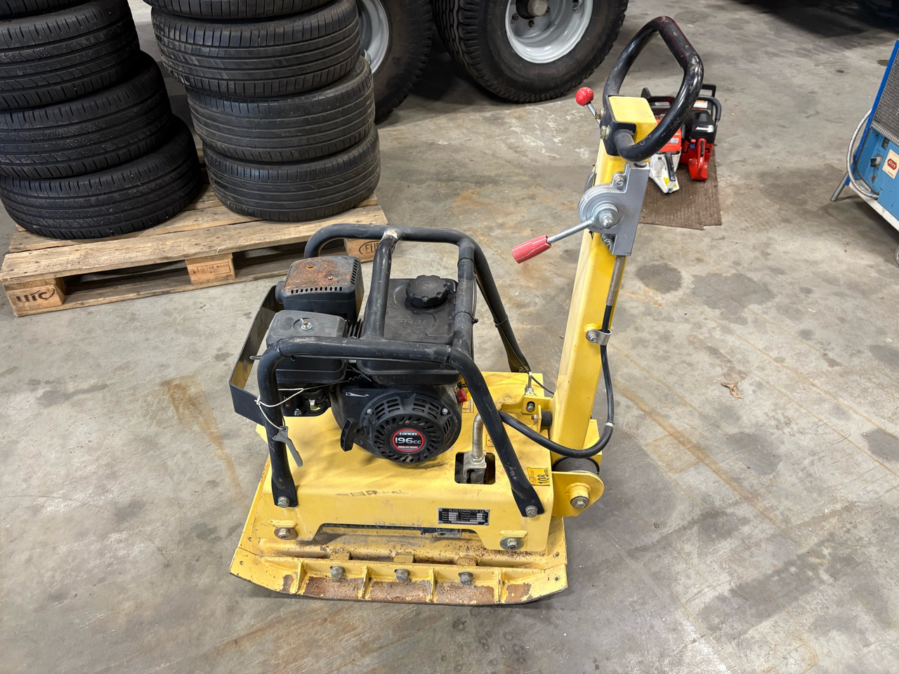 Plate Compactor PL30 - صفيحة هزازة: صورة 1 Plate Compactor PL30 - صفيحة هزازة: صورة 1