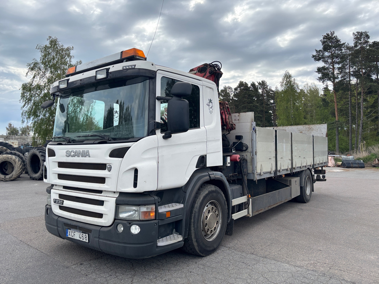 Scania P230 - شاحنة كرين: صورة 1 Scania P230 - شاحنة كرين: صورة 1