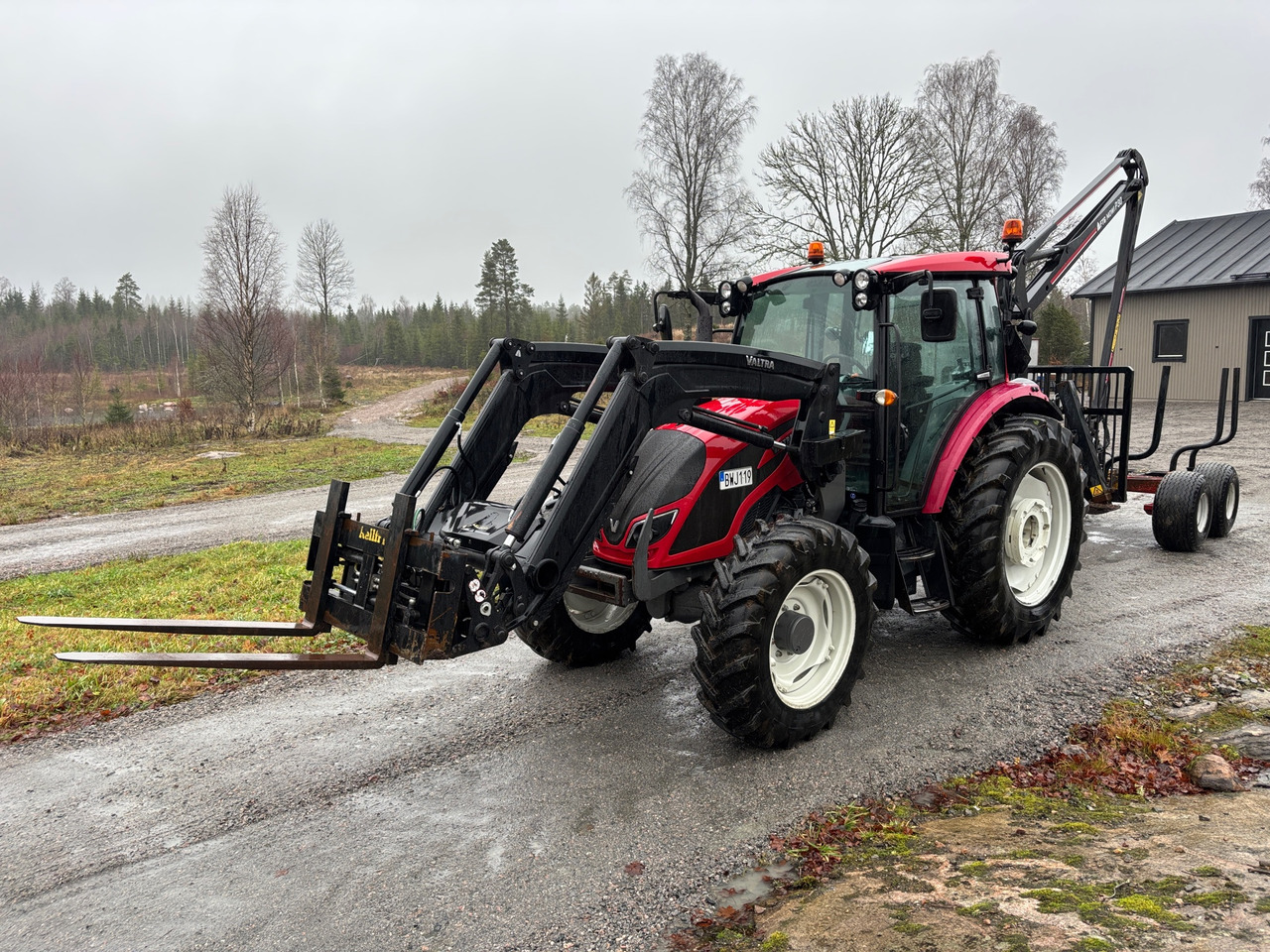 Valtra A134 Hitech - جرار: صورة 1 Valtra A134 Hitech - جرار: صورة 1