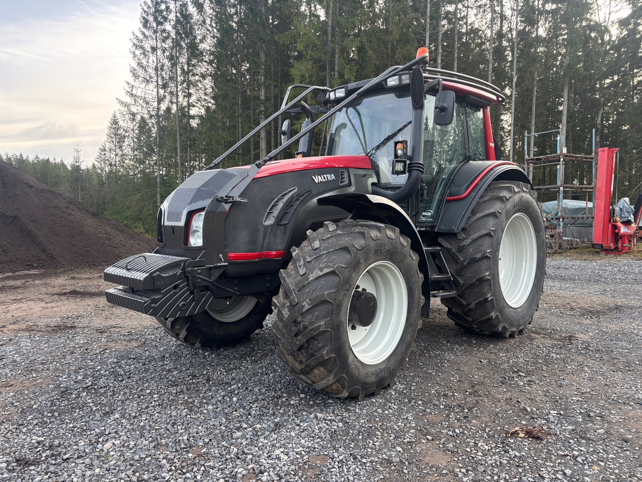 Valtra T193 H - جرار: صورة 1 Valtra T193 H - جرار: صورة 1