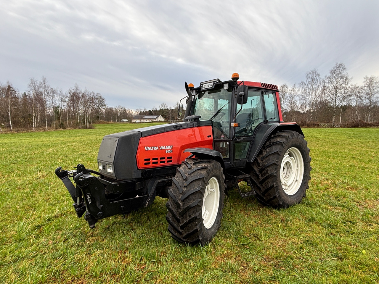 Valtra Valmet 8050 - جرار: صورة 1 Valtra Valmet 8050 - جرار: صورة 1