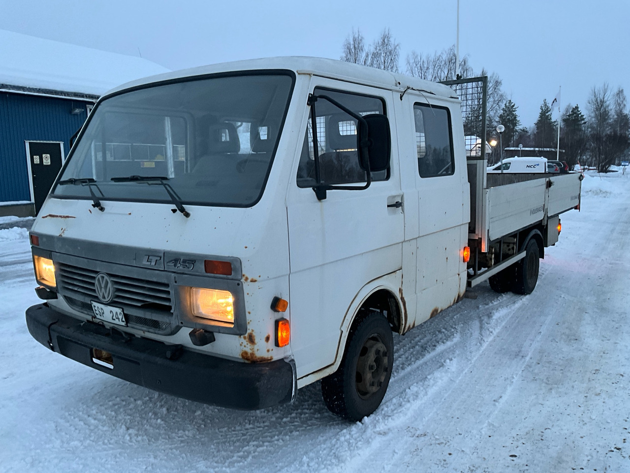 Volkswagen LT 45 - شاحنة توصيل مفتوحة, الشاحنات الصغيرة كابينة مزدوجة: صورة 1 Volkswagen LT 45 - شاحنة توصيل مفتوحة, الشاحنات الصغيرة كابينة مزدوجة: صورة 1