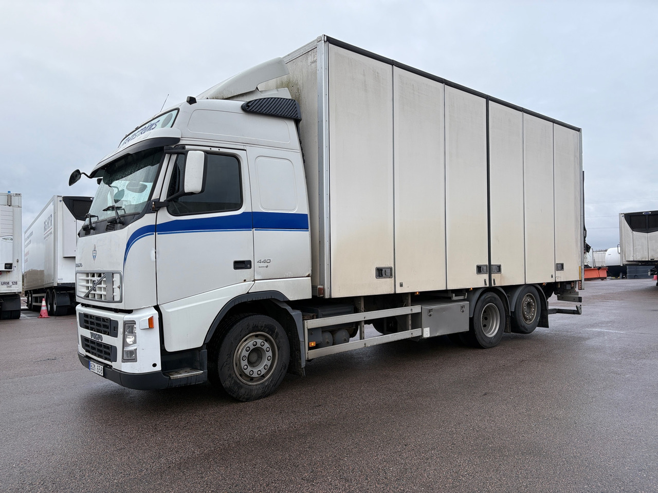 Volvo 440 6*2 - شاحنة: صورة 1 Volvo 440 6*2 - شاحنة: صورة 1