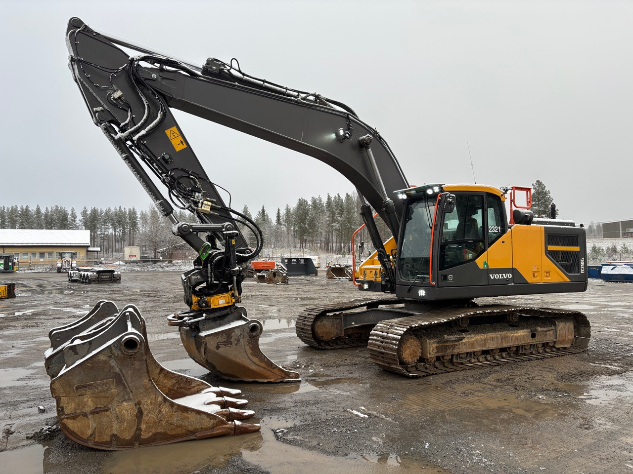 Volvo EC 250 E L - حفّار: صورة 1 Volvo EC 250 E L - حفّار: صورة 1
