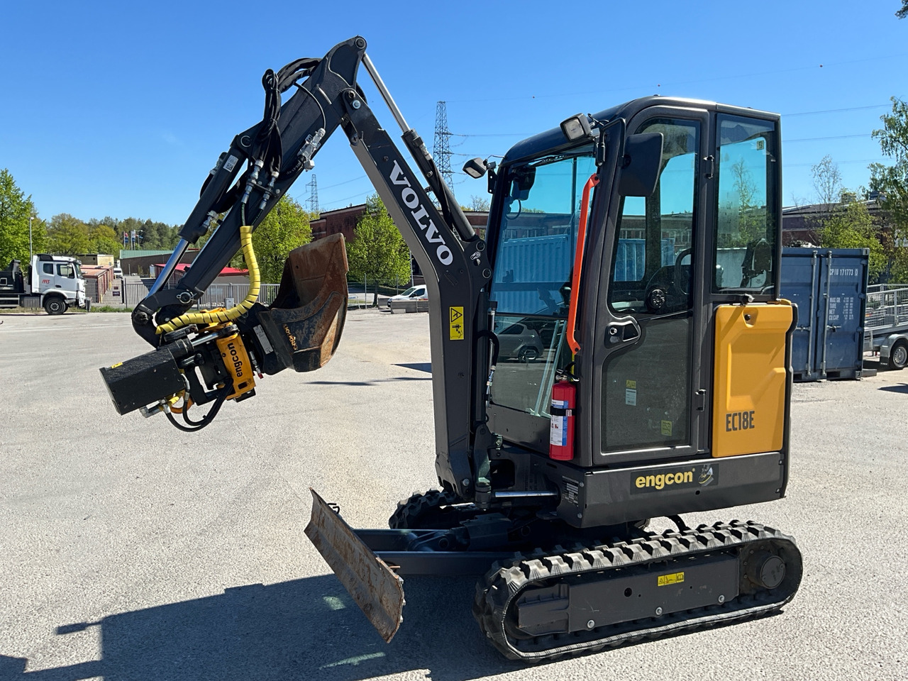 Volvo EC18E - حفّار: صورة 1 Volvo EC18E - حفّار: صورة 1