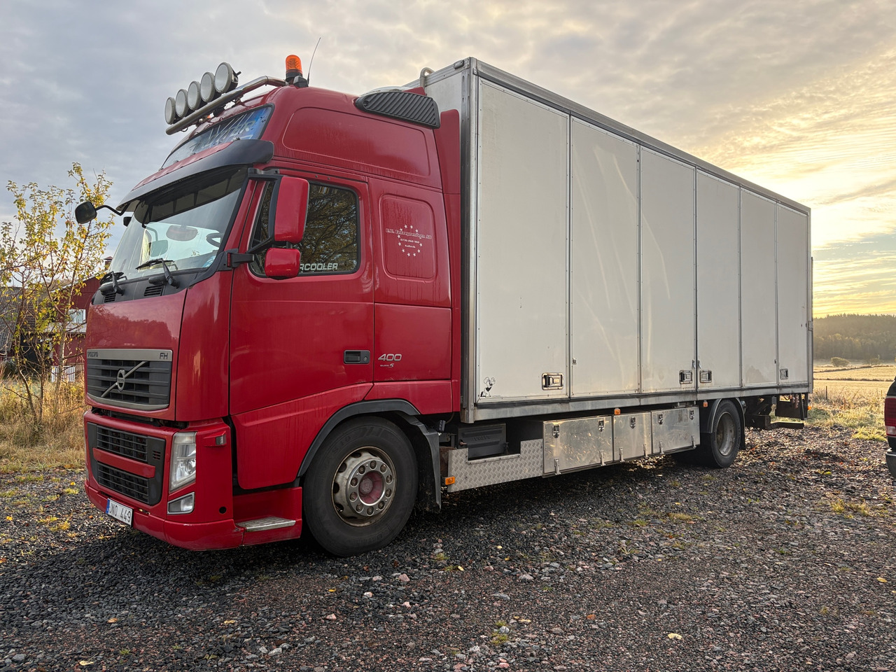 Volvo FH 12 400 - شاحنة: صورة 1 Volvo FH 12 400 - شاحنة: صورة 1