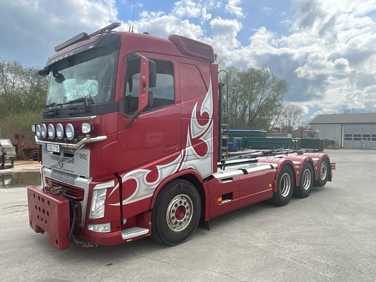 Volvo FH12 8x2 - شاحنة برافعة خطافية: صورة 1 Volvo FH12 8x2 - شاحنة برافعة خطافية: صورة 1