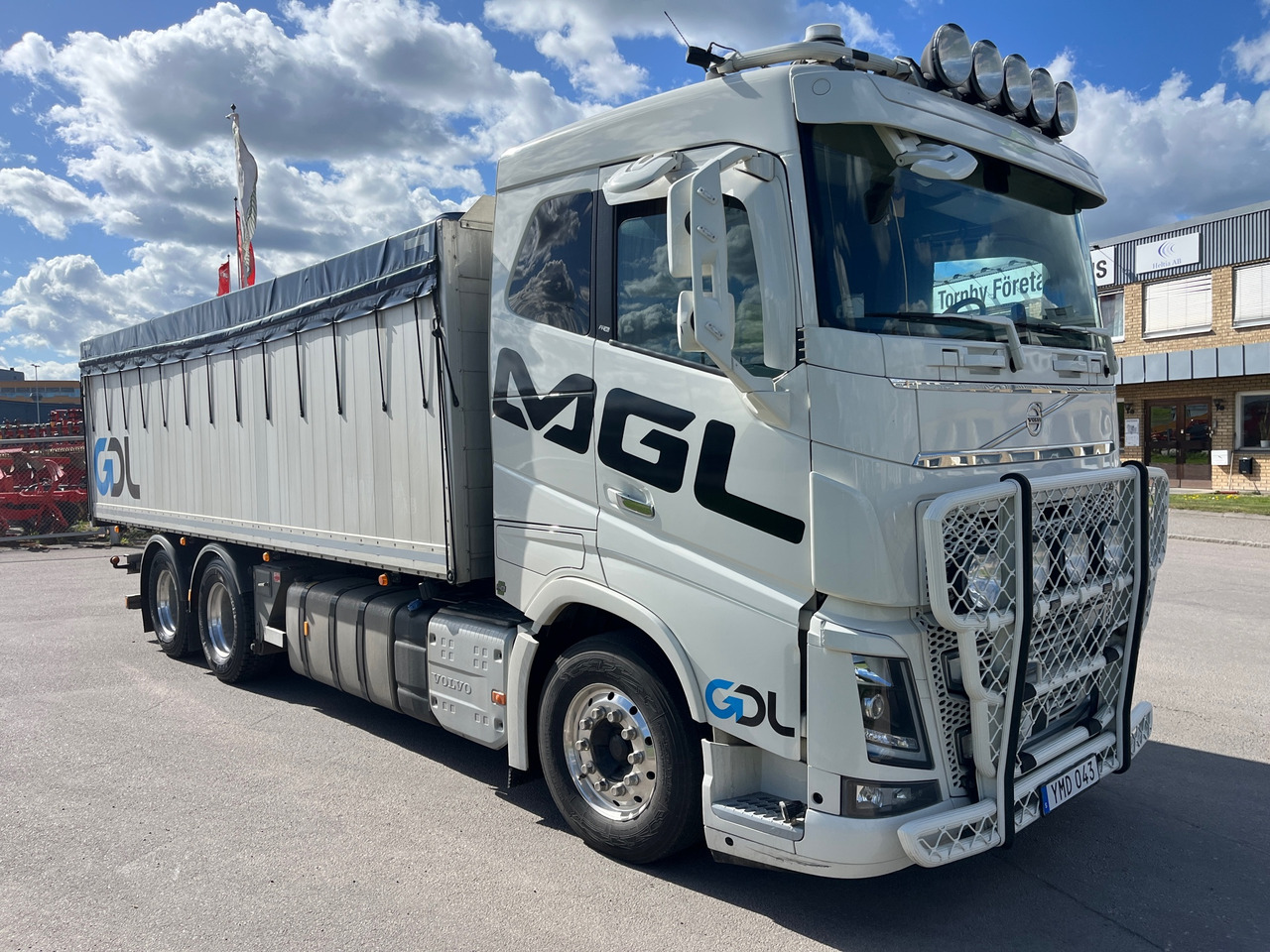 Volvo FH16 750 - شاحنة: صورة 1 Volvo FH16 750 - شاحنة: صورة 1