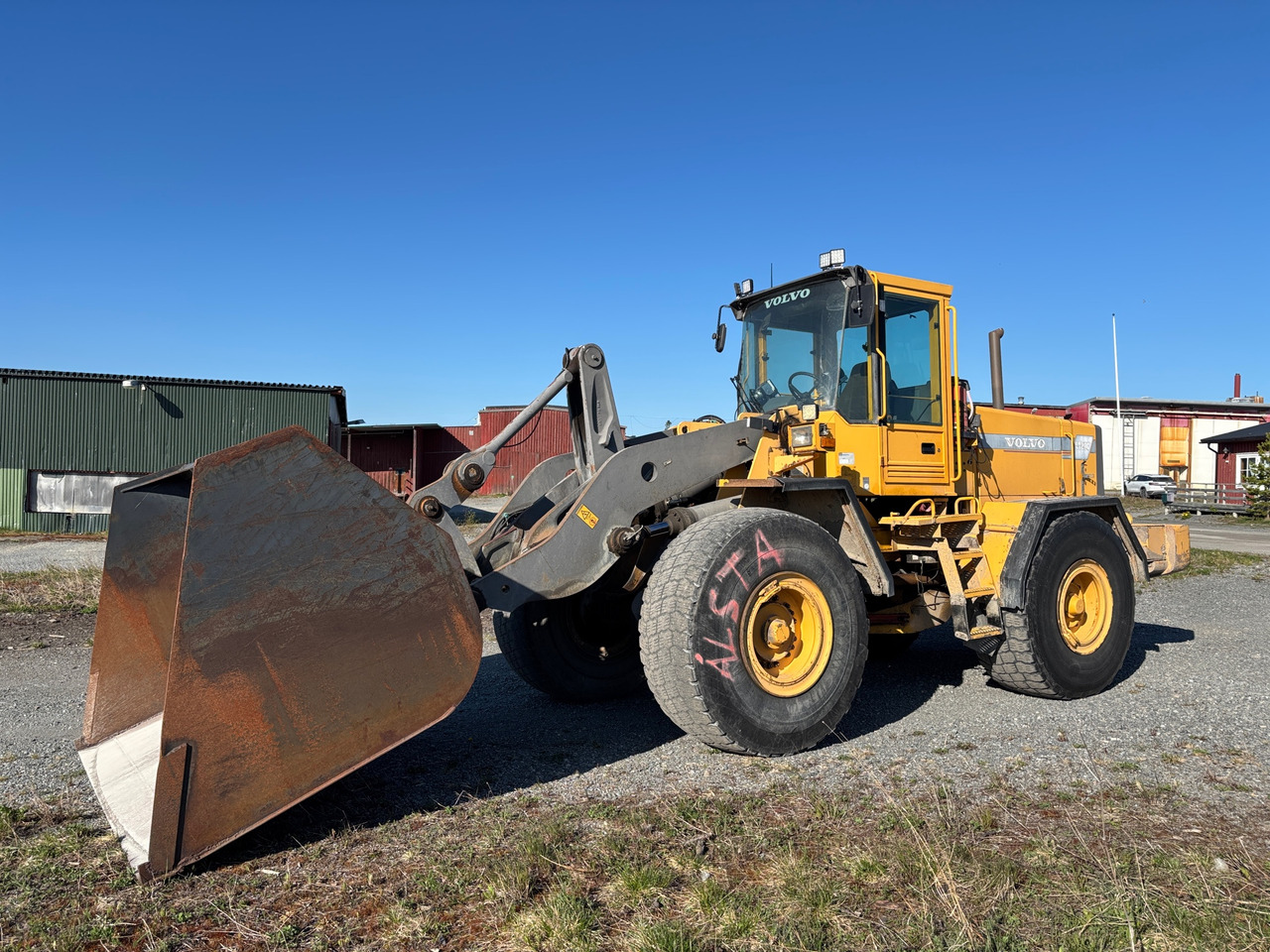 Volvo L120C - اللودر بعجل: صورة 1 Volvo L120C - اللودر بعجل: صورة 1