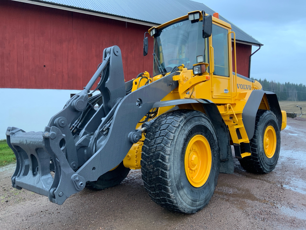 Volvo L90E - اللودر بعجل: صورة 1 Volvo L90E - اللودر بعجل: صورة 1