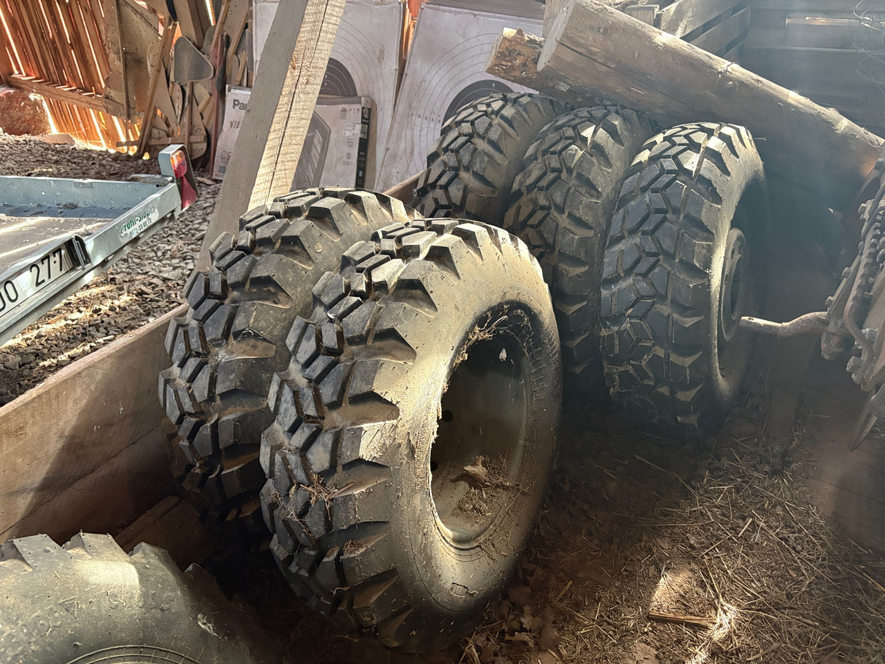 Volvo terrängbil 11/13/20 - إطارات - آلات الإنشاء: صورة 1 Volvo terrängbil 11/13/20 - إطارات - آلات الإنشاء: صورة 1