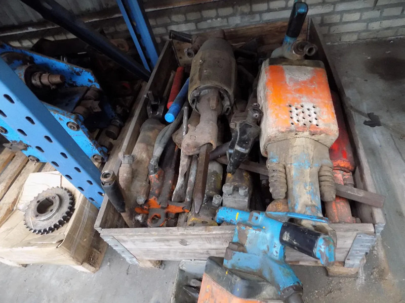 Atlas-Copco luchthamer breekhamer-luchthamer - ضاغط هوائي: صورة 3 Atlas-Copco luchthamer breekhamer-luchthamer - ضاغط هوائي: صورة 3