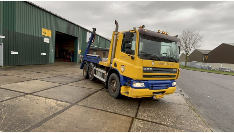 DAF CF 320 CF75-320 - شاحنة لودر انزلاقي: صورة 1 DAF CF 320 CF75-320 - شاحنة لودر انزلاقي: صورة 1