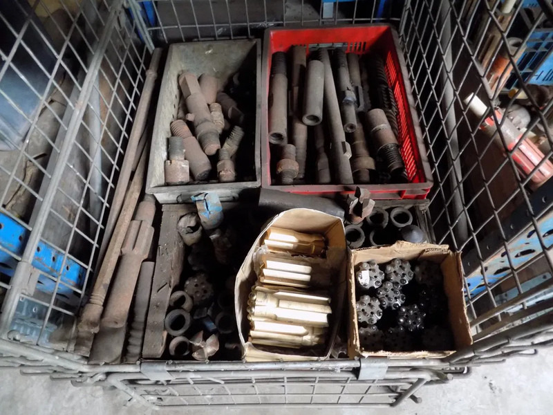 Diversen boorkronen spoel-steen en droog - معدات حفر: صورة 3 Diversen boorkronen spoel-steen en droog - معدات حفر: صورة 3