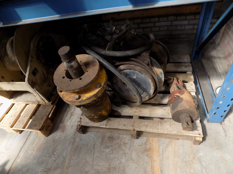 معدات حفر Krupp steenbreker-rock crusher: صورة 11