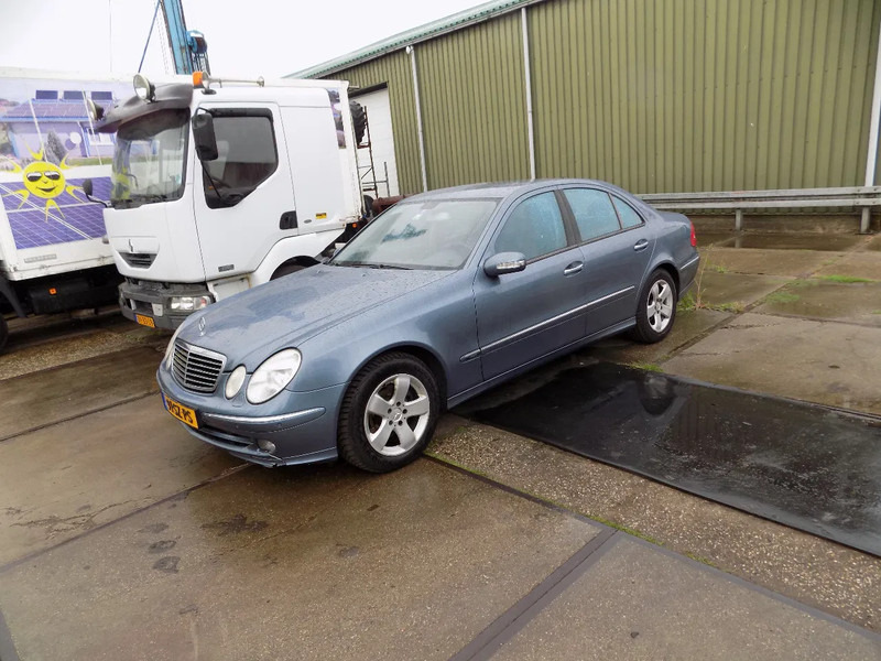Mercedes-Benz E-Klasse 320 CDI sedan avantgarde - سيارة: صورة 1 Mercedes-Benz E-Klasse 320 CDI sedan avantgarde - سيارة: صورة 1