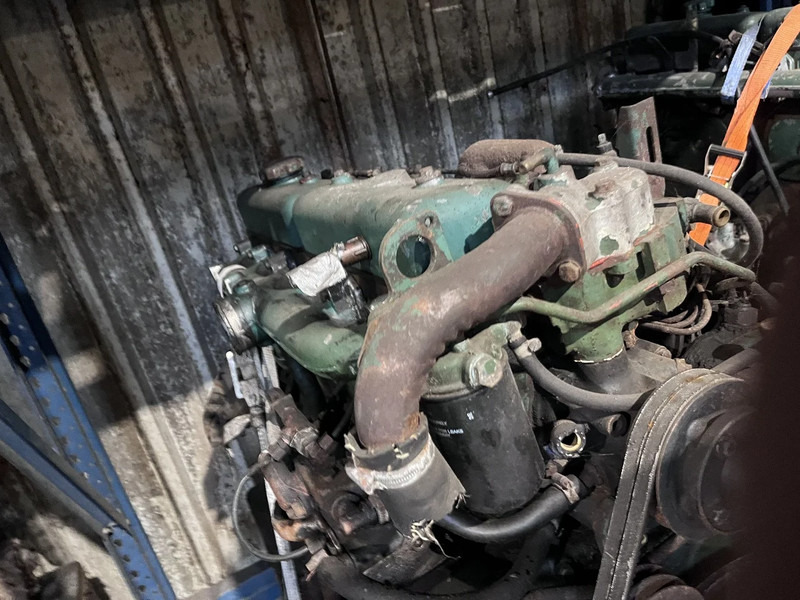Volvo D60A met transmissie - محرك - شاحنة: صورة 1 Volvo D60A met transmissie - محرك - شاحنة: صورة 1
