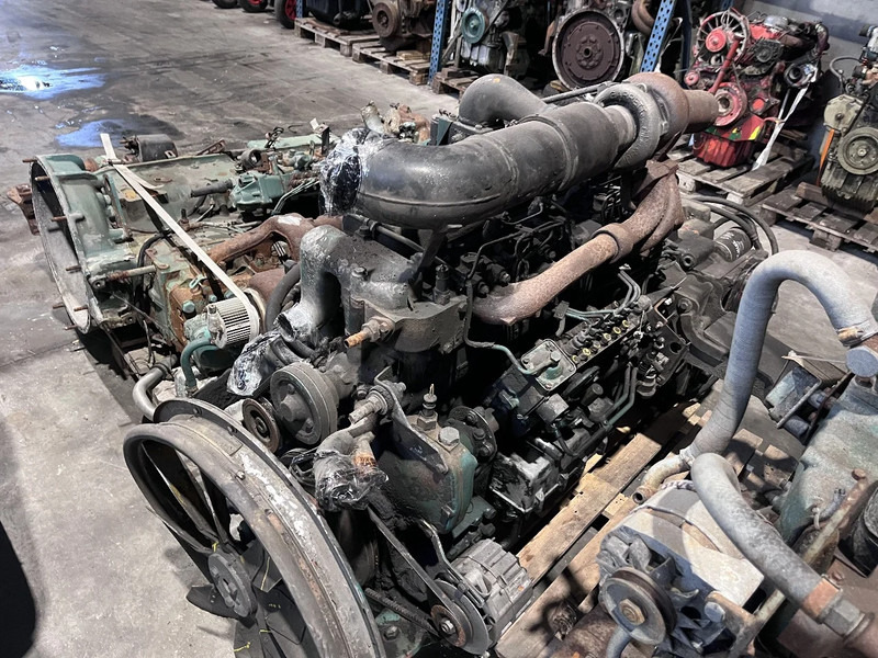 Volvo TD70G met scheeps keerkoppeling - محرك - شاحنة: صورة 1 Volvo TD70G met scheeps keerkoppeling - محرك - شاحنة: صورة 1