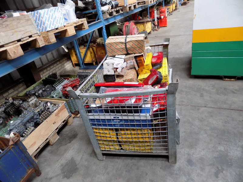 Verlichting voor truck en trailer HELLA VERLICHTING truck en trailer - المصابيح الخلفية: صورة 2 Verlichting voor truck en trailer HELLA VERLICHTING truck en trailer - المصابيح الخلفية: صورة 2