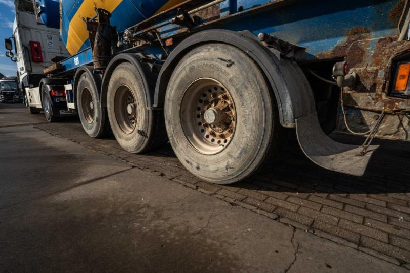 نصف مقطورة خلاطة خرسانة MULLER BETON MIXER/MALAXEUR/MISCHER LIEBHERR 12M3: صورة 10