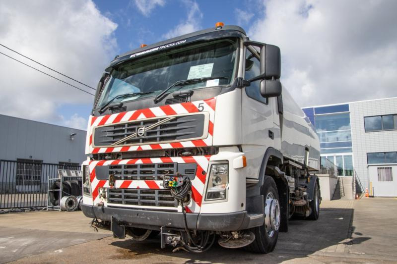 Volvo FM 340 - BUCHER SCHÖRLING 8000 - سياره كنس شوارع: صورة 2 Volvo FM 340 - BUCHER SCHÖRLING 8000 - سياره كنس شوارع: صورة 2