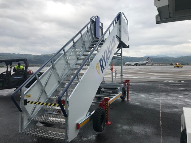 AERO-GSE B737 - A320 Towable - سلالم الطائرة: صورة 2 AERO-GSE B737 - A320 Towable - سلالم الطائرة: صورة 2