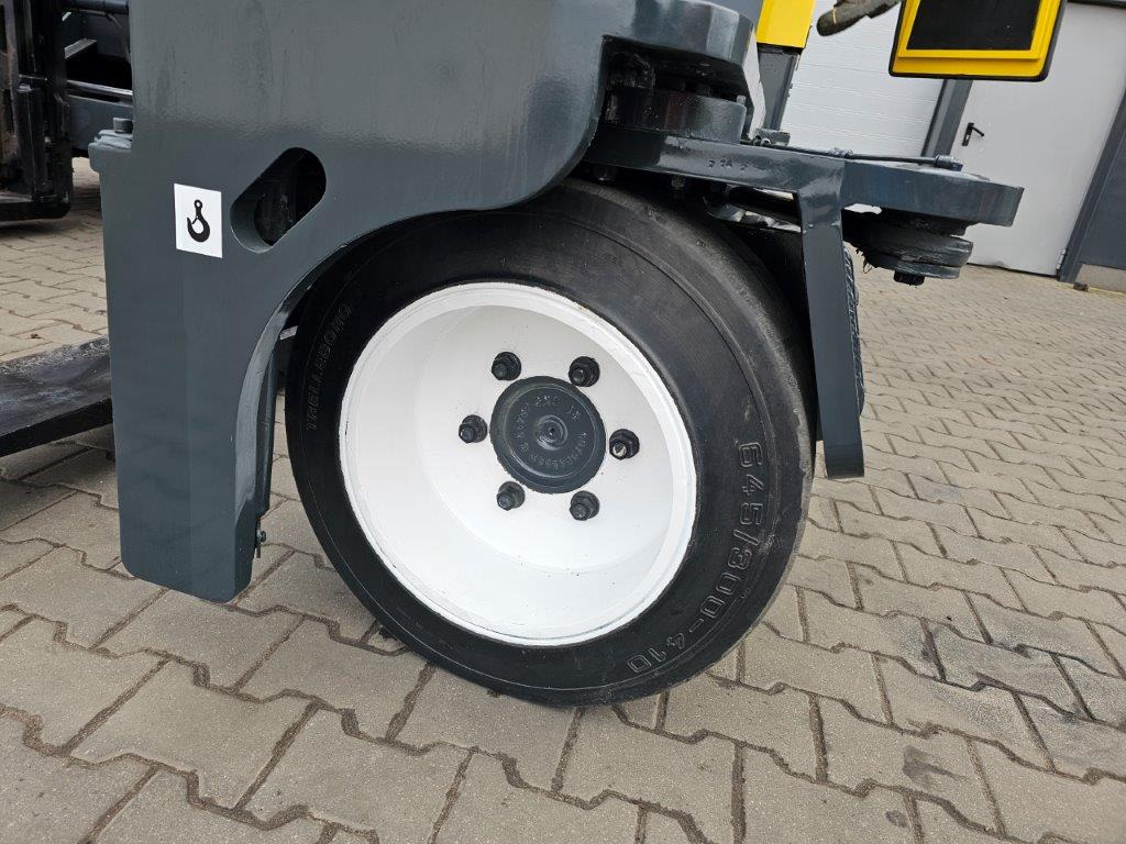 Combilift C12000 - رافعة شوكية للوصول للأماكن الضيقة ب4 اتجاهات: صورة 2 Combilift C12000 - رافعة شوكية للوصول للأماكن الضيقة ب4 اتجاهات: صورة 2