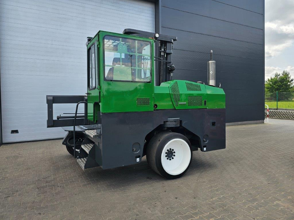 Combilift C14000H - رافعة شوكية للوصول للأماكن الضيقة ب4 اتجاهات: صورة 3 Combilift C14000H - رافعة شوكية للوصول للأماكن الضيقة ب4 اتجاهات: صورة 3