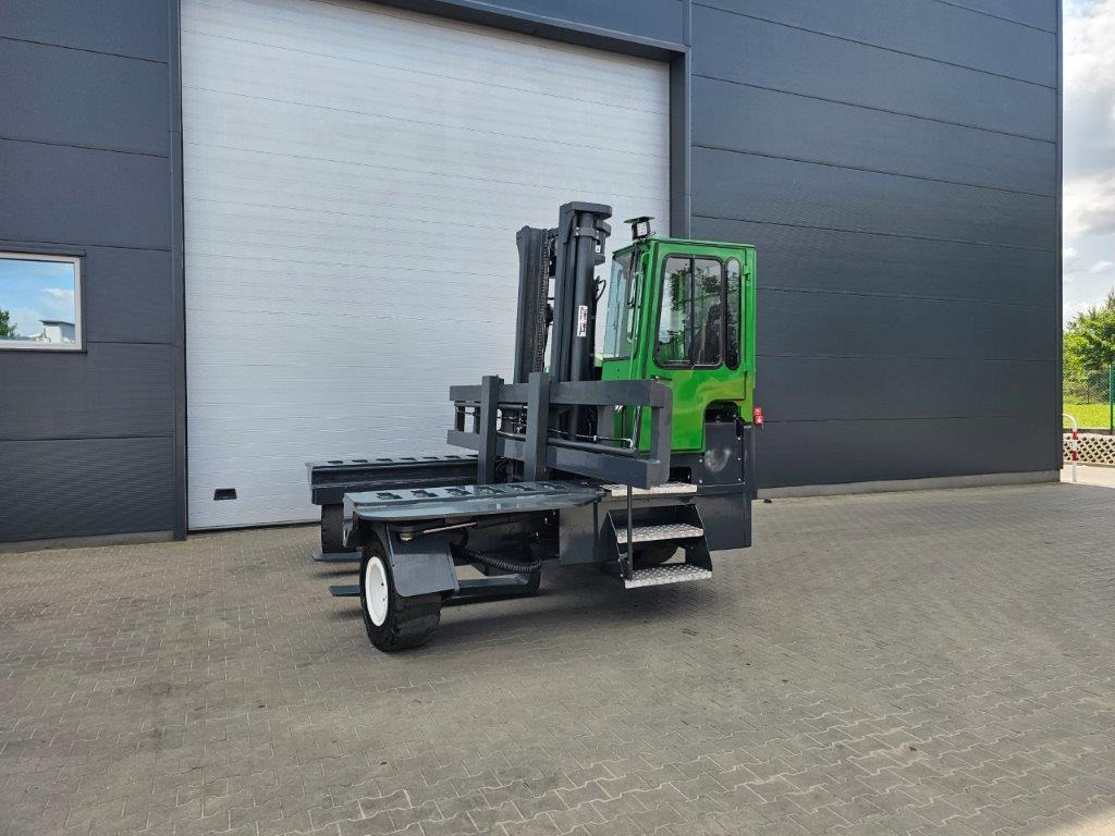 Combilift C14000H - رافعة شوكية للوصول للأماكن الضيقة ب4 اتجاهات: صورة 5 Combilift C14000H - رافعة شوكية للوصول للأماكن الضيقة ب4 اتجاهات: صورة 5