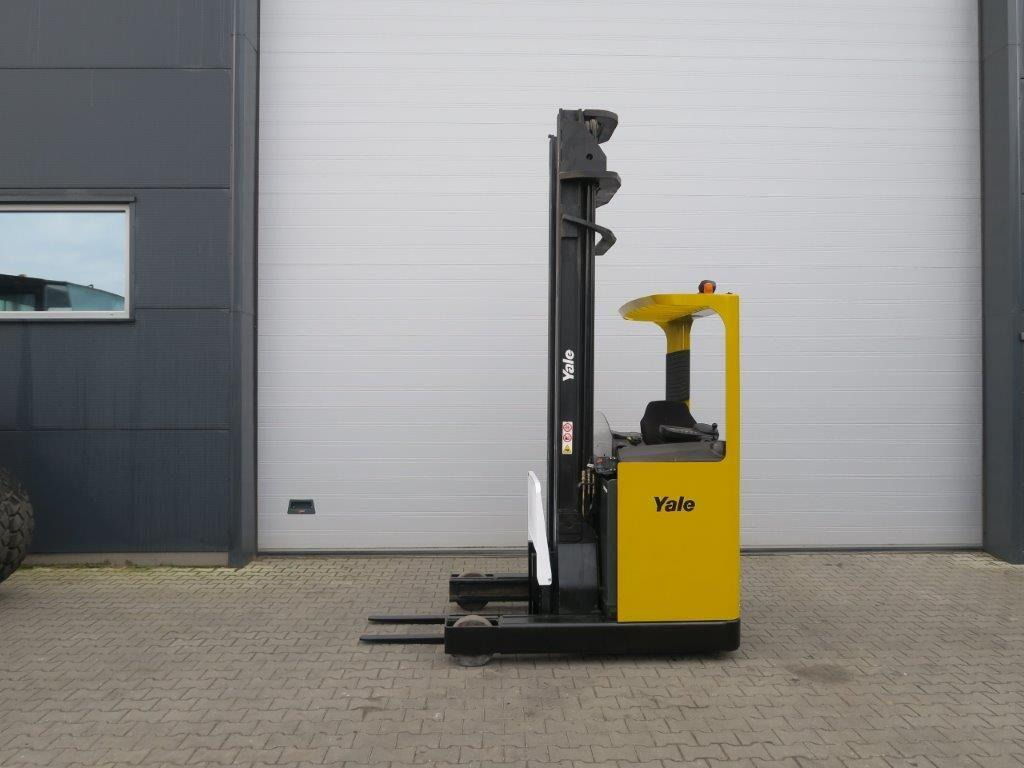 Yale MR14H - TRIPLEX - رافعة شوكية للوصول للأماكن الضيقة: صورة 1 Yale MR14H - TRIPLEX - رافعة شوكية للوصول للأماكن الضيقة: صورة 1