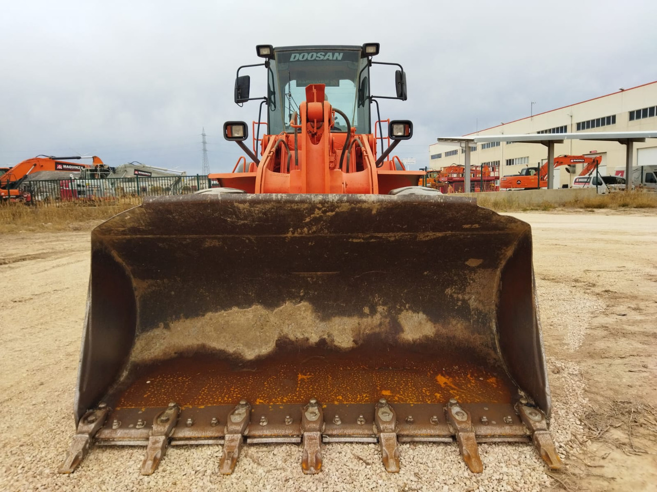 DOOSAN DL300 - اللودر بعجل: صورة 4 DOOSAN DL300 - اللودر بعجل: صورة 4