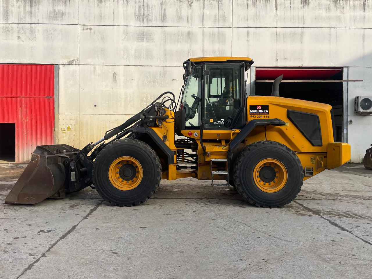 JCB 427 HT S5 - اللودر بعجل: صورة 1 JCB 427 HT S5 - اللودر بعجل: صورة 1