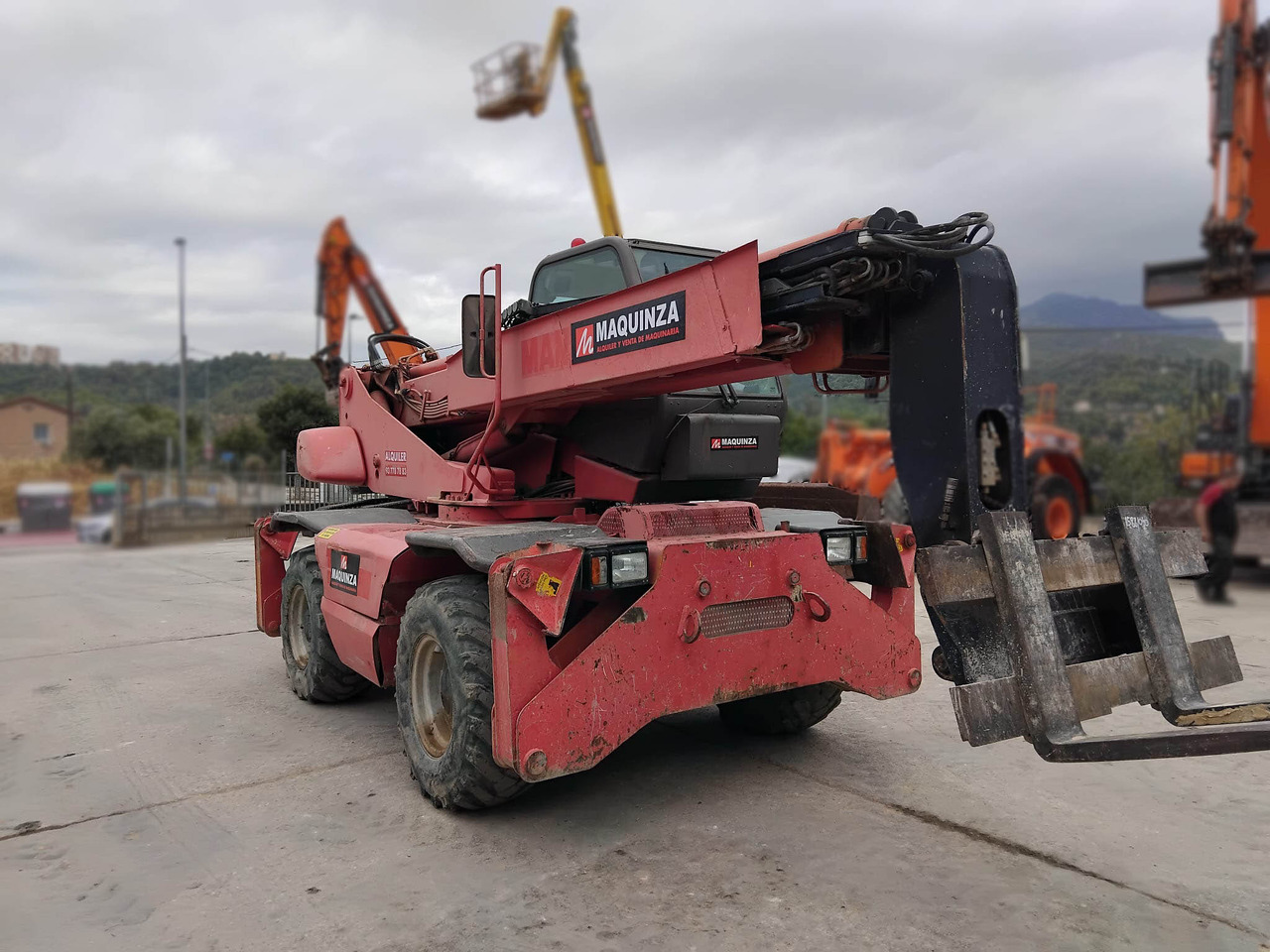 MANITOU MRT1635 - آلة رفع ونقل تلسكوبية: صورة 4 MANITOU MRT1635 - آلة رفع ونقل تلسكوبية: صورة 4