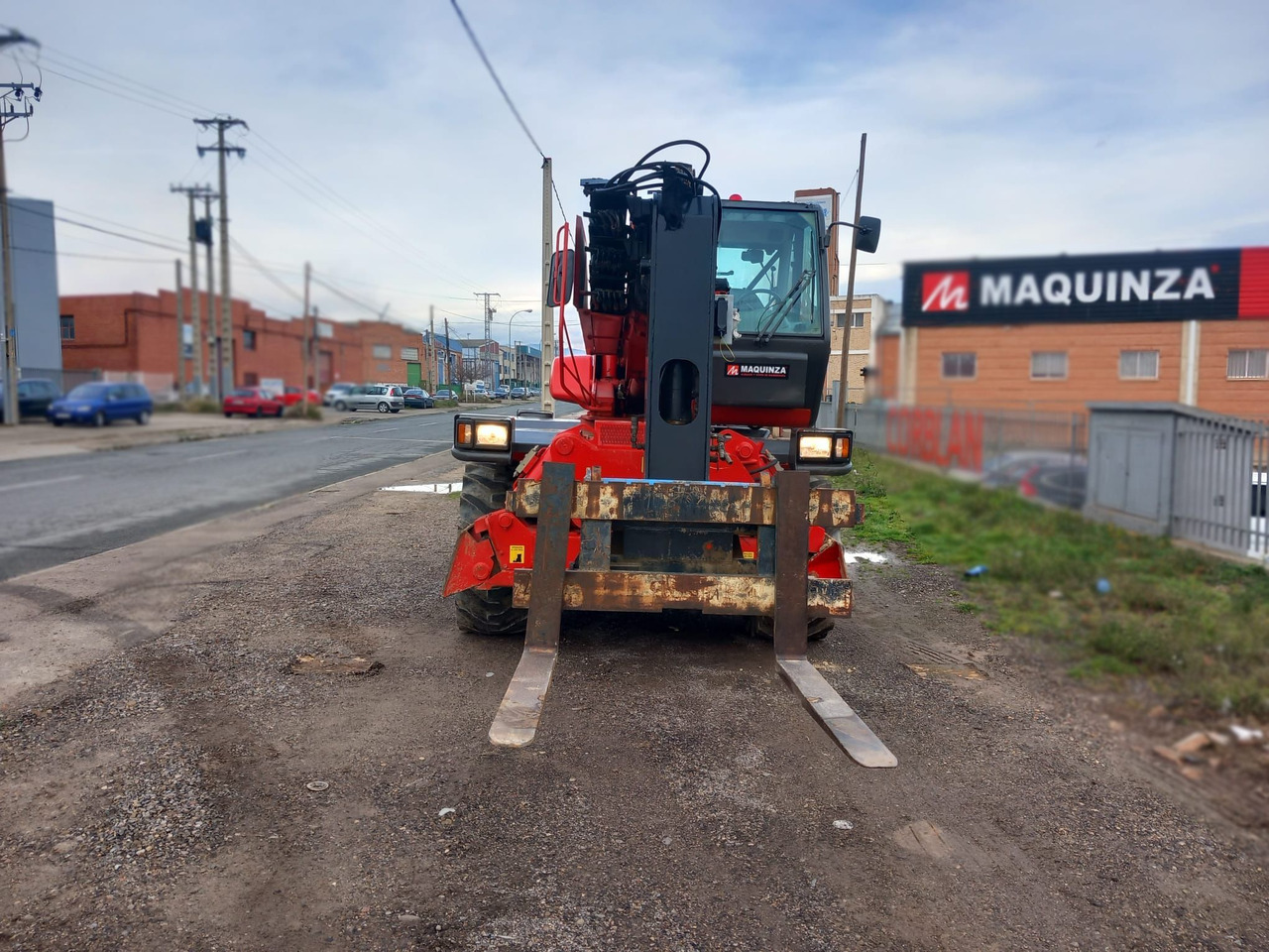 MANITOU MRT1742 - آلة رفع ونقل تلسكوبية: صورة 2 MANITOU MRT1742 - آلة رفع ونقل تلسكوبية: صورة 2