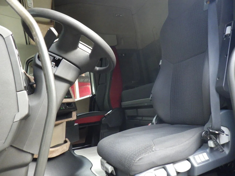 Volvo FH 13.420 Wielbasis 400 cm / 9 T vooras / Alcoa / Sper / GVW 20500 KG - رأس تريلا: صورة 5 Volvo FH 13.420 Wielbasis 400 cm / 9 T vooras / Alcoa / Sper / GVW 20500 KG - رأس تريلا: صورة 5