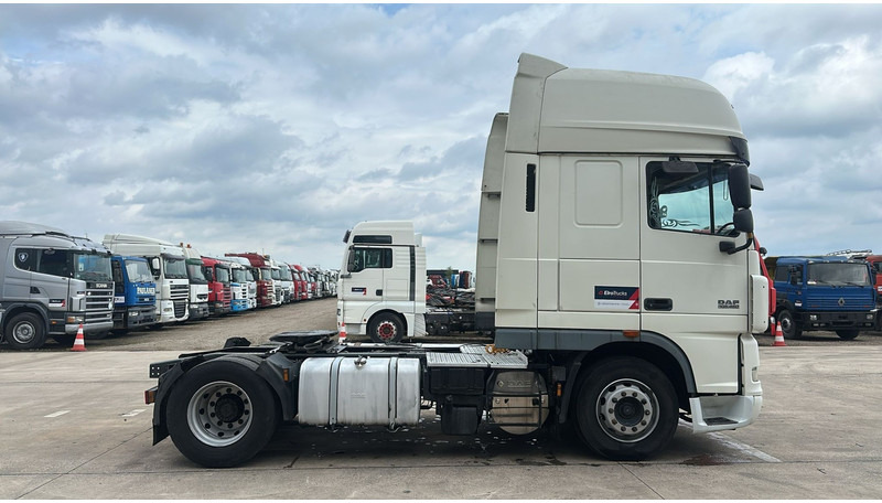 DAF 105 XF 460 (BOITE MANUELLE / MANUAL GEARBOX / CLEAN CONDITION / PROPRE) - مقطورة السحب: صورة 4 DAF 105 XF 460 (BOITE MANUELLE / MANUAL GEARBOX / CLEAN CONDITION / PROPRE) - مقطورة السحب: صورة 4