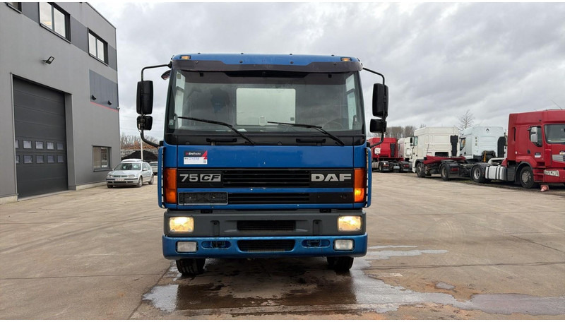 DAF CF 75.290 (15000L / 2 COMPARTIMENTS / MANUAL PUMP / EURO 2 / MANUAL GEARBOX) - شاحنة صهريج: صورة 5 DAF CF 75.290 (15000L / 2 COMPARTIMENTS / MANUAL PUMP / EURO 2 / MANUAL GEARBOX) - شاحنة صهريج: صورة 5