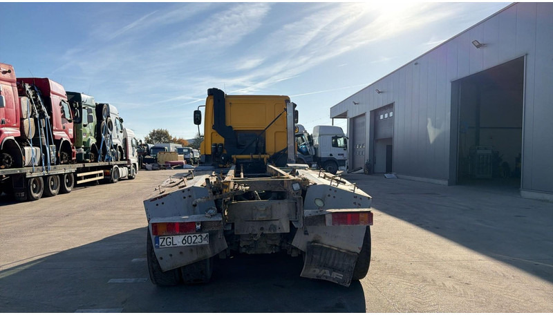 DAF CF 85.360 (BOITE MANUELLE / MANUAL GEARBOX / BIG HUB / GRAND PONT / LAMES / 8X4) - شاحنة بهيكل معدني للمقصورة: صورة 5 DAF CF 85.360 (BOITE MANUELLE / MANUAL GEARBOX / BIG HUB / GRAND PONT / LAMES / 8X4) - شاحنة بهيكل معدني للمقصورة: صورة 5