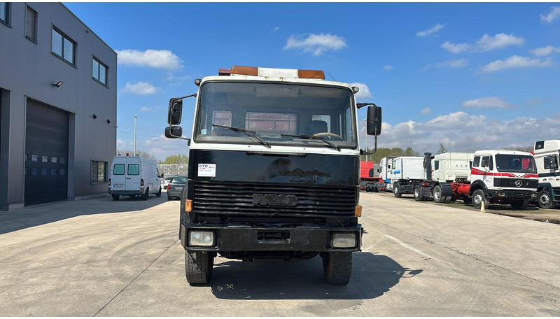 Iveco MAGIRUS 260 - 34 (LIVRAISON GRATUITE AU PORT D'ANVERS / POMPE MANUELLE) - شاحنة قلاب: صورة 2 Iveco MAGIRUS 260 - 34 (LIVRAISON GRATUITE AU PORT D'ANVERS / POMPE MANUELLE) - شاحنة قلاب: صورة 2