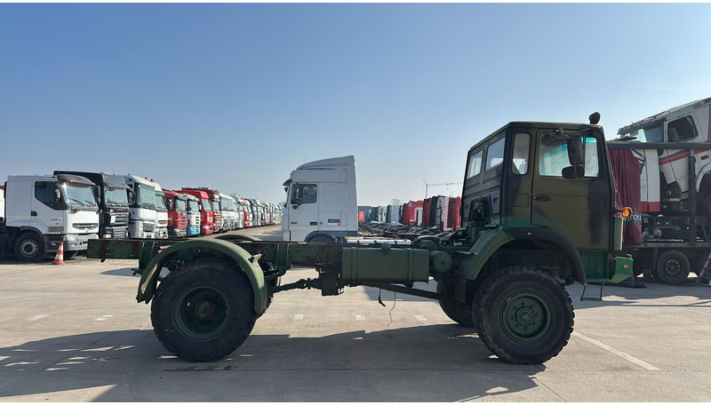 Iveco Magirus 110 - 16 (4X4 / 57000 KM / LAMES / GRAND PONT / 6 CYLINDRES EN LIGNE !! / MANUAL PUMP) - شاحنة بهيكل معدني للمقصورة: صورة 4 Iveco Magirus 110 - 16 (4X4 / 57000 KM / LAMES / GRAND PONT / 6 CYLINDRES EN LIGNE !! / MANUAL PUMP) - شاحنة بهيكل معدني للمقصورة: صورة 4