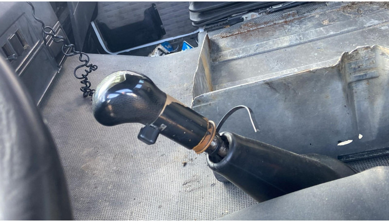 شاحنة بهيكل معدني للمقصورة MAN 19.342 (BOITE MANUELLE / MANUAL GEARBOX): صورة 10