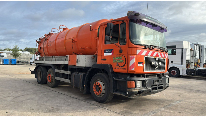 MAN 25.272 (MANUAL PUMP / POMPE MANUELLE / 15000 L) - فراغ شاحنة: صورة 2 MAN 25.272 (MANUAL PUMP / POMPE MANUELLE / 15000 L) - فراغ شاحنة: صورة 2