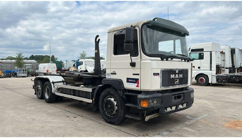 MAN 26.312 (6 CYLINDER / 6X2 / BELGIAN TRUCK IN GOOD CONDITION) - شاحنة برافعة خطافية: صورة 3 MAN 26.312 (6 CYLINDER / 6X2 / BELGIAN TRUCK IN GOOD CONDITION) - شاحنة برافعة خطافية: صورة 3