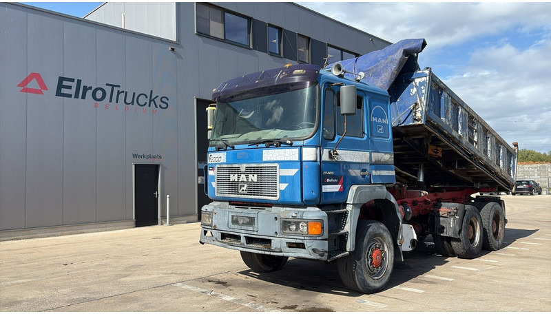 MAN 27.403 (6X6 / GRAND PONT / LAMES / BIG AXLE / 6 CYLINDER) - شاحنة قلاب: صورة 1 MAN 27.403 (6X6 / GRAND PONT / LAMES / BIG AXLE / 6 CYLINDER) - شاحنة قلاب: صورة 1