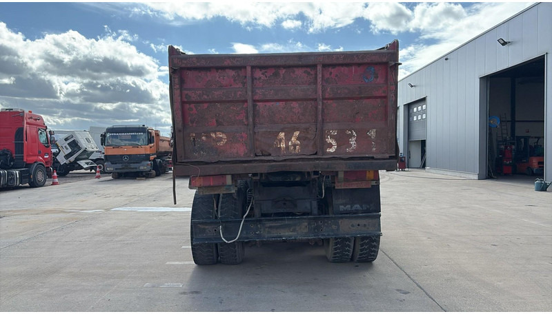 MAN 35.372 (MANUAL PUMP / 6 CYLINDER / BIG AXLE / STEEL SUSP.) - شاحنة قلاب: صورة 5 MAN 35.372 (MANUAL PUMP / 6 CYLINDER / BIG AXLE / STEEL SUSP.) - شاحنة قلاب: صورة 5