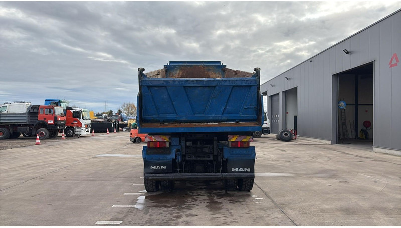 MAN 35.414 (6 CYLINDER / 8X6 / BIG AXLES / STEEL SUSP. / LAMES / GRAND PONT) - شاحنة قلاب: صورة 5 MAN 35.414 (6 CYLINDER / 8X6 / BIG AXLES / STEEL SUSP. / LAMES / GRAND PONT) - شاحنة قلاب: صورة 5