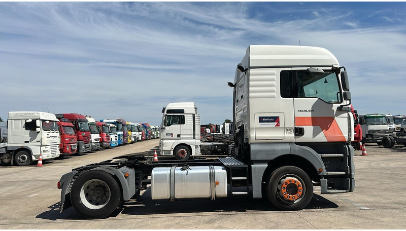 MAN TGA 18.430 (BOITE MANUELLE / MANUAL GEARBOX) - رأس تريلا: صورة 4 MAN TGA 18.430 (BOITE MANUELLE / MANUAL GEARBOX) - رأس تريلا: صورة 4