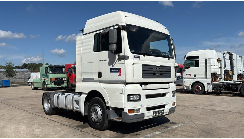MAN TGA 18.440 (BOITE MANUELLE / MANUAL GEARBOX) - رأس تريلا: صورة 5 MAN TGA 18.440 (BOITE MANUELLE / MANUAL GEARBOX) - رأس تريلا: صورة 5