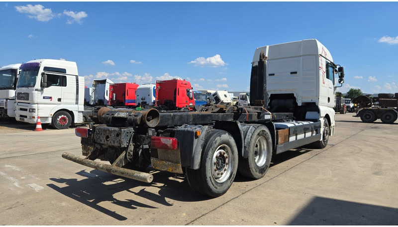 MAN TGA 26.440 (MANUAL GEARBOX / FRONT STEEL / 6X2 / BOITE MANUELLE / DEVANT LAMES) - شاحنة بهيكل معدني للمقصورة: صورة 5 MAN TGA 26.440 (MANUAL GEARBOX / FRONT STEEL / 6X2 / BOITE MANUELLE / DEVANT LAMES) - شاحنة بهيكل معدني للمقصورة: صورة 5